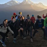 Teen volunteers trekking in Nepal